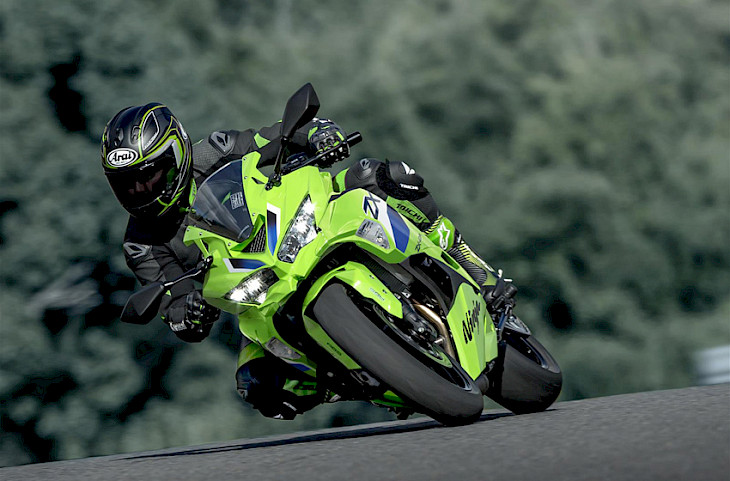NEW NINJA ZX-4RR - AWAKEN YOUR SUPERSPORT
